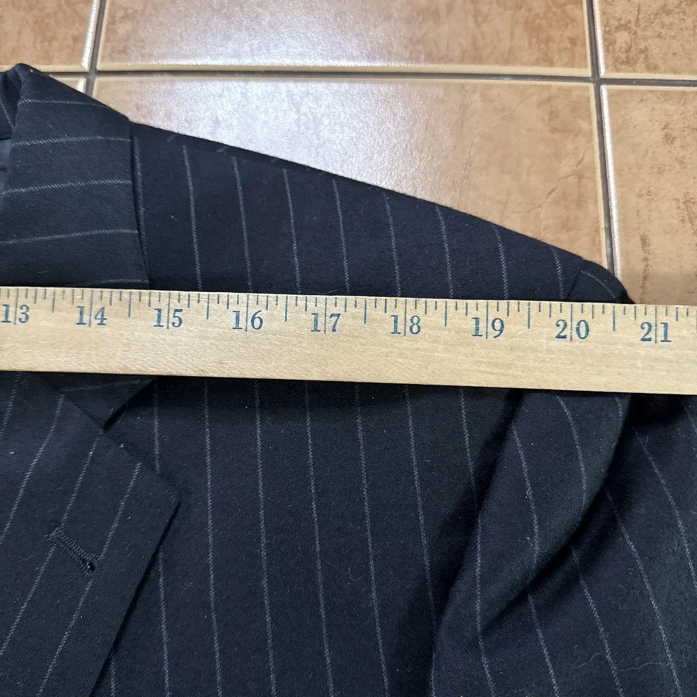 Jos A Bank Signature Gold 2 Piece Black Pin Stripe Flannel Wool Suit 44L 38 x 30